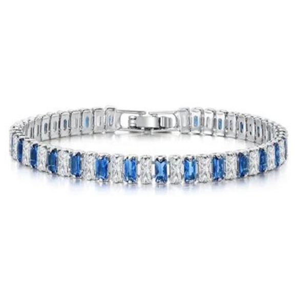 🔥 Clearance 🔥 Elegant Silver Tone and Blue Tennis Bracelet - Picture 2 of 7